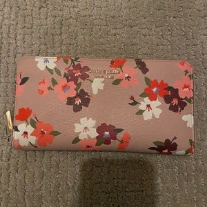 Kate spade hand wallet
